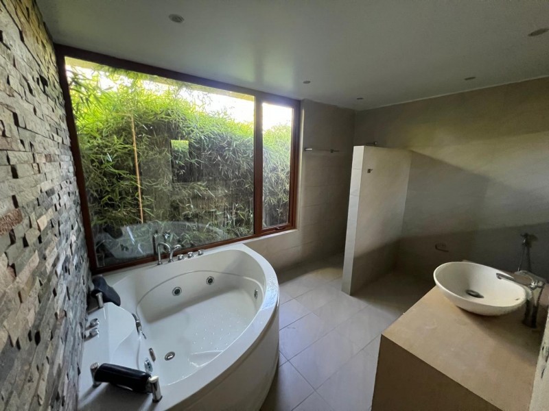 Preciosa Casa Mediterránea en Exclusivo Condominio Lonquén