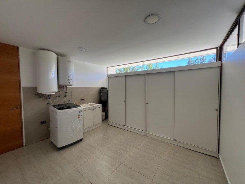 Preciosa Casa Mediterránea en Exclusivo Condominio Lonquén