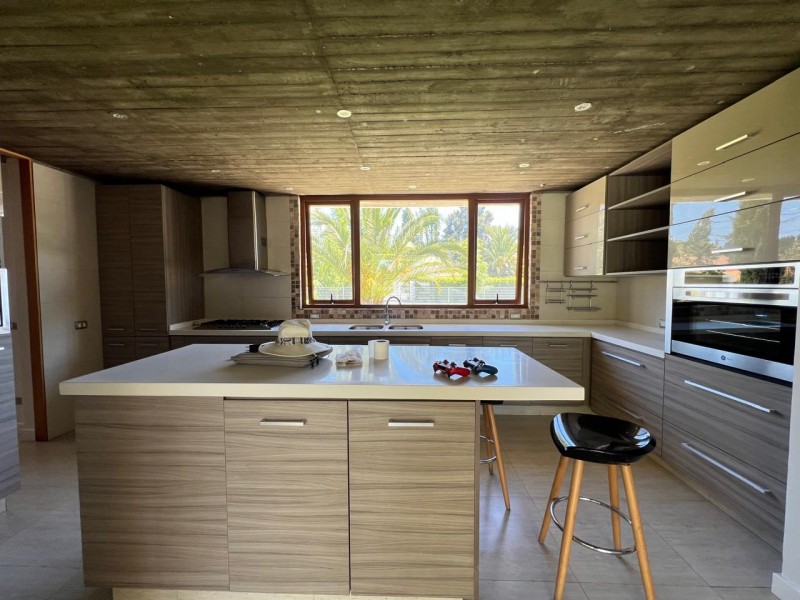 Preciosa Casa Mediterránea en Exclusivo Condominio Lonquén