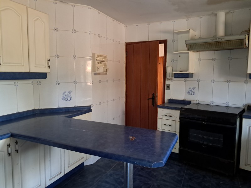 Hermosa Parcela Con Amplia Casa Con Piscina en Condominio