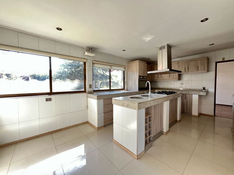 Vendo Hermosa Casa en Condominio Cerrado, Carampangue