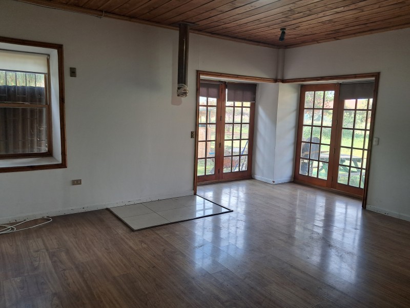 Parcela Con Amplia Casa en Condominio Cerrado