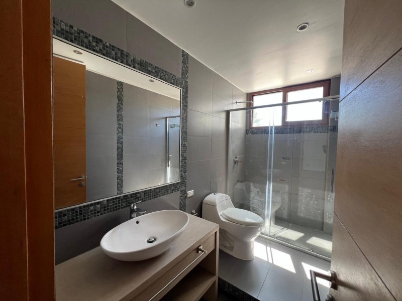 Preciosa Casa Mediterránea en Exclusivo Condominio Lonquén