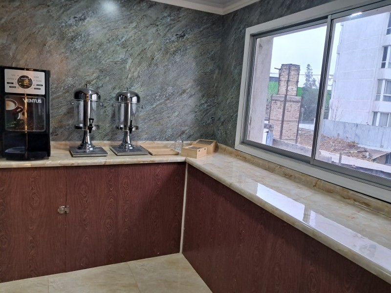 Excelente Local Comercial Funcionando en Vivaceta