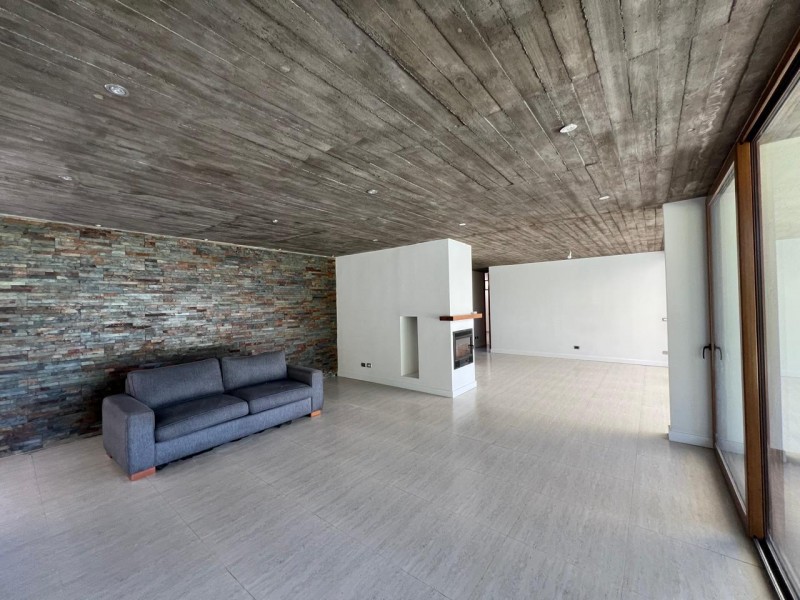 Preciosa Casa Mediterránea en Exclusivo Condominio Lonquén