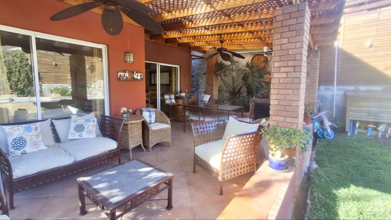 Hermosa y Amplia Casa en Zona Residencial. Alto Macul