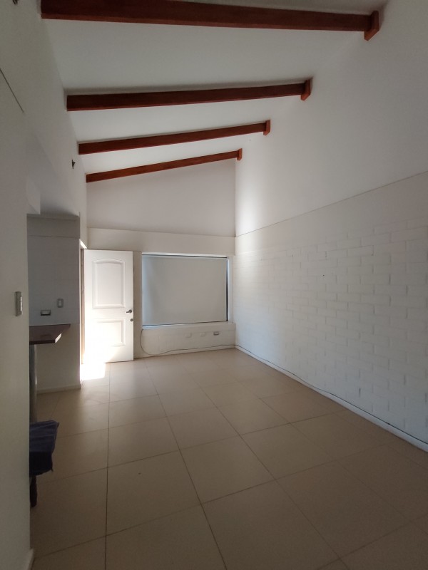 Se Arrienda Casa en Villa Viñedos