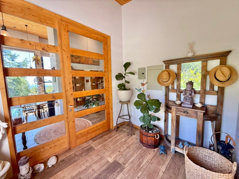 Magnífica Casa en Reserva Nativa Pedregoso de Villarrica