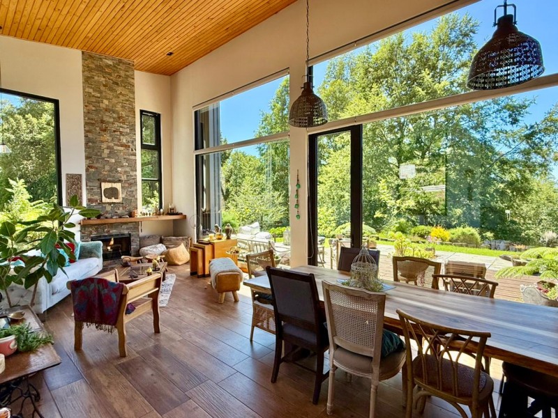 Magnífica Casa en Reserva Nativa Pedregoso de Villarrica