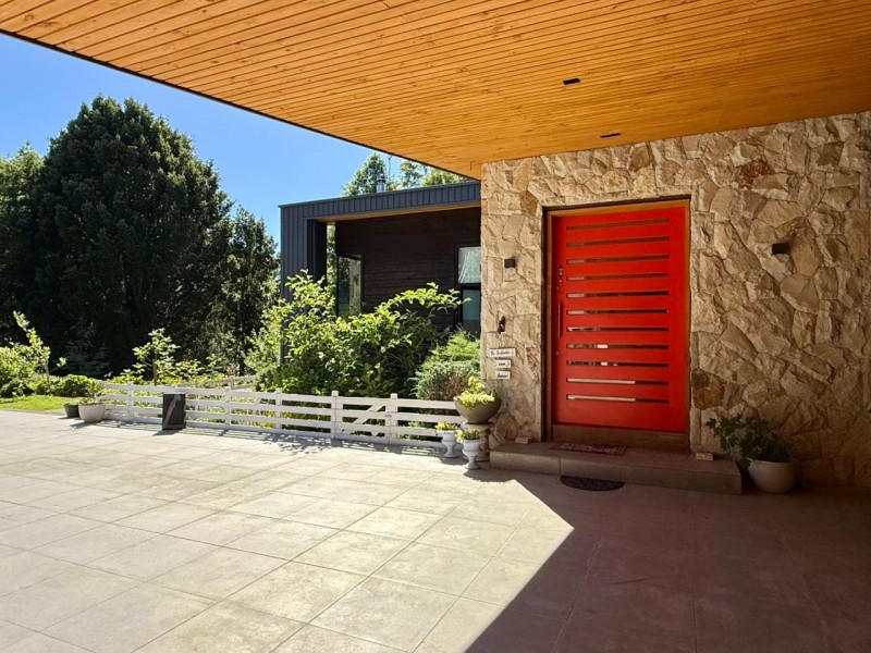 Magnífica Casa en Reserva Nativa Pedregoso de Villarrica