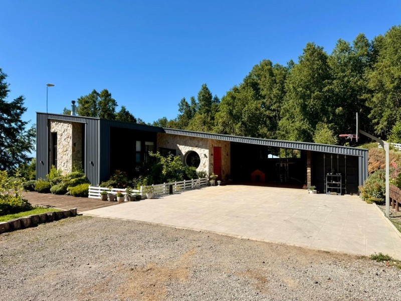 Magnífica Casa en Reserva Nativa Pedregoso de Villarrica