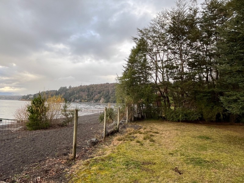 Propiedad 50 Mts Orilla Lago Villarrica, 4 Casas y 12.700 M2