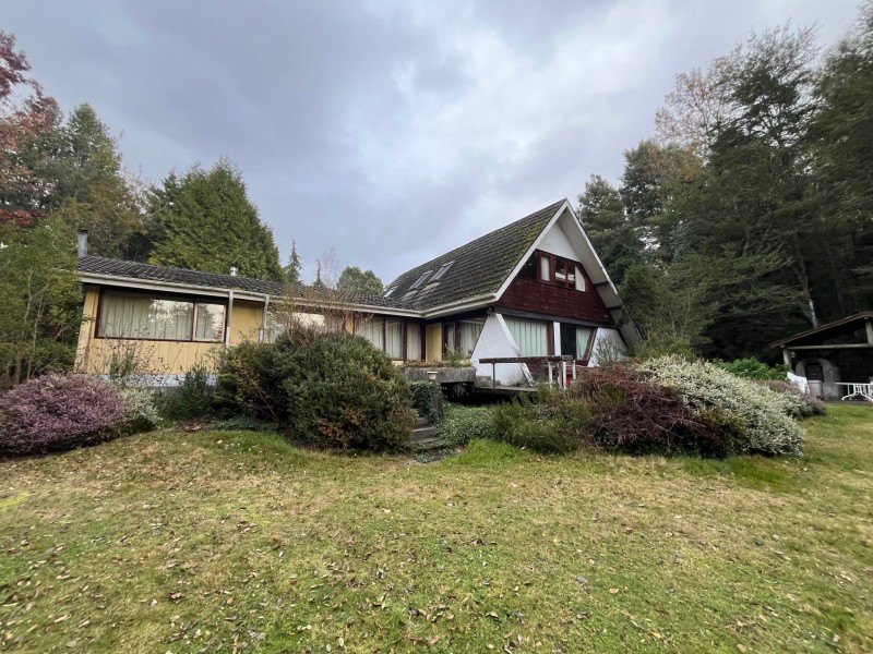 Propiedad 50 Mts Orilla Lago Villarrica, 4 Casas y 12.700 M2