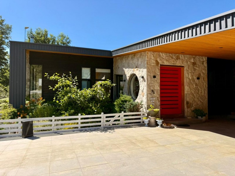 Magnífica Casa en Reserva Nativa Pedregoso de Villarrica