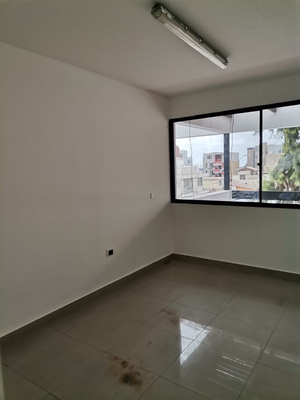 Excelente Propiedad Con Uso Comercial