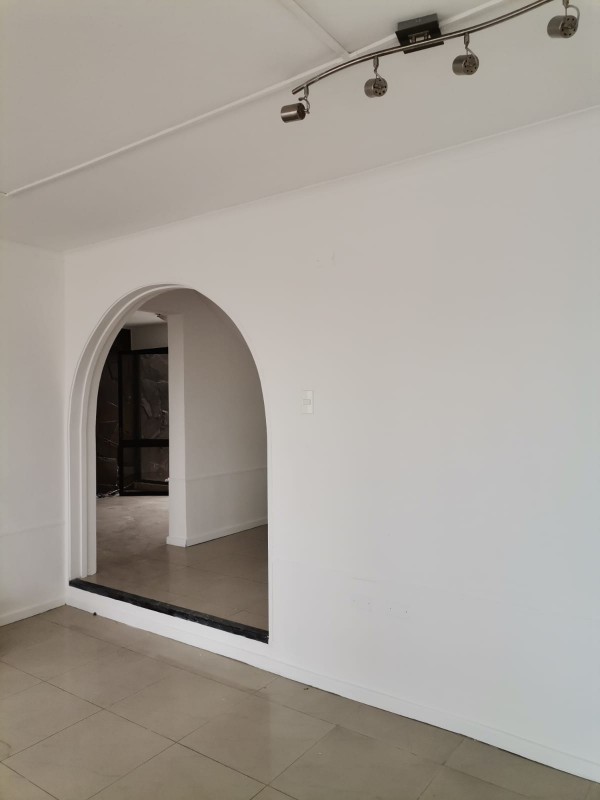 Excelente Propiedad Con Uso Comercial