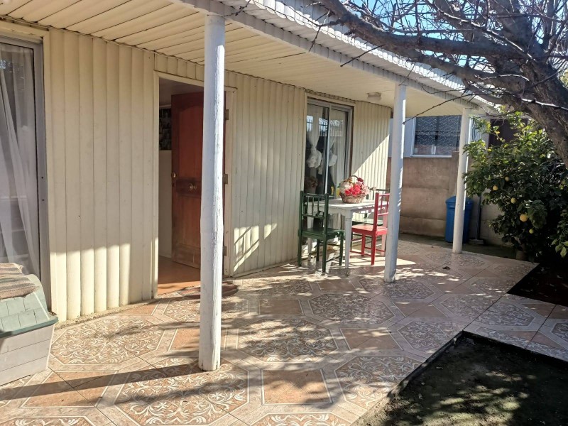 Casa 4D en Placilla Con Amplio Terreno