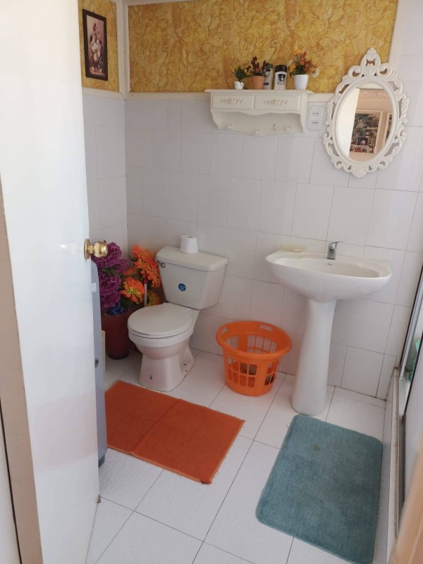 Casa 4D en Placilla Con Amplio Terreno