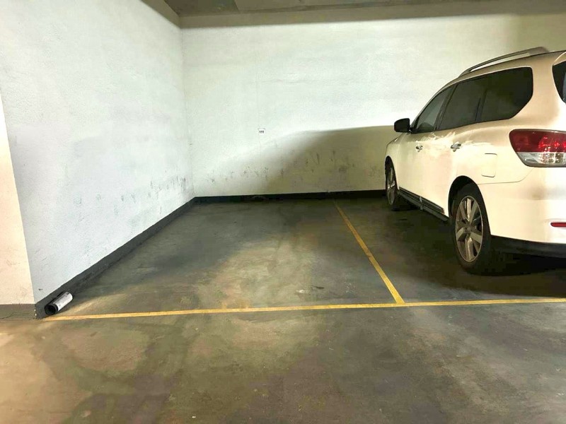 Cómodo Estacionamiento y Buena Ubicación San Miguel