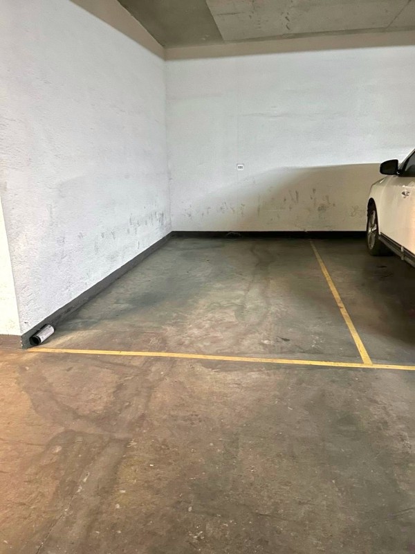 Cómodo Estacionamiento y Buena Ubicación San Miguel