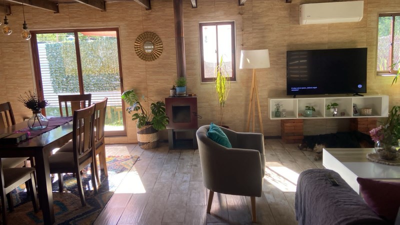 Preciosa Casa en Parcela de 5.000 Mts, Sector Miraflores.