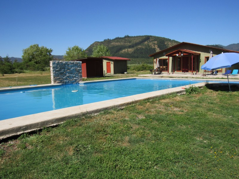 Parcela en Condominio Con 2 Casas y Cabaña.