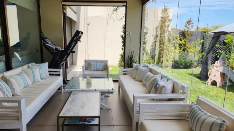 Casa en Arriendo 5 Dorm Chicureo