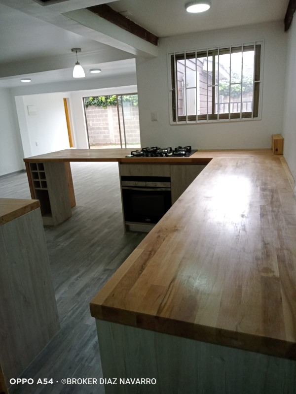 Vende Amplia Casa Completamente Renovada, Concon