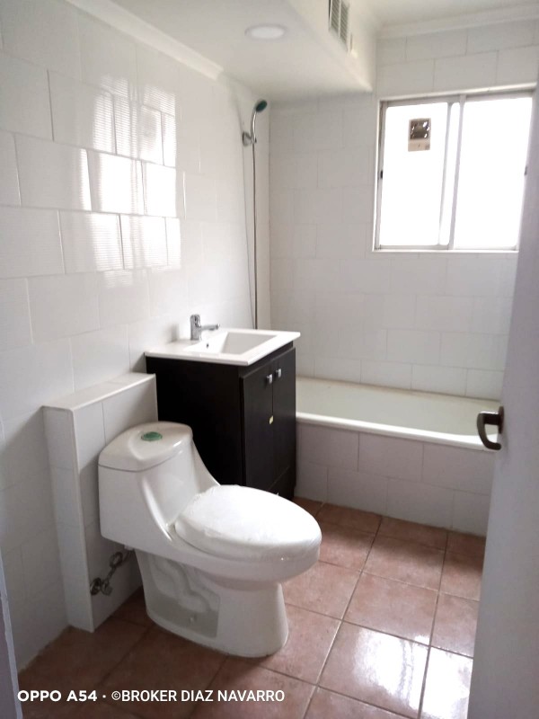 Vende Depto. Pasos Mall y Otros, Alvarez, Viña del Mar