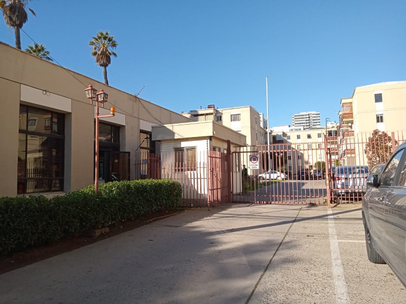 Vende Depto. Pasos Mall y Otros, Alvarez, Viña del Mar