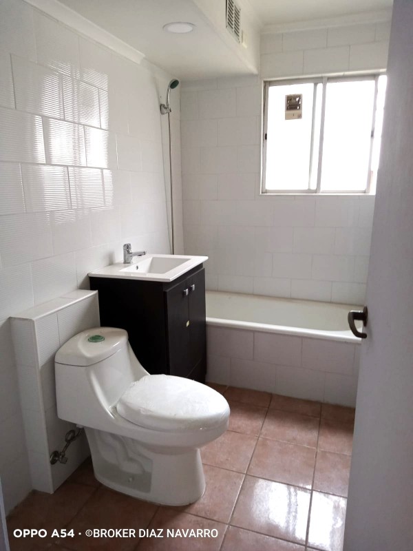 Vende Depto. Pasos Mall y Otros, Alvarez, Viña del Mar