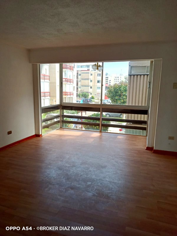 Vende Depto. Pasos Mall y Otros, Alvarez, Viña del Mar