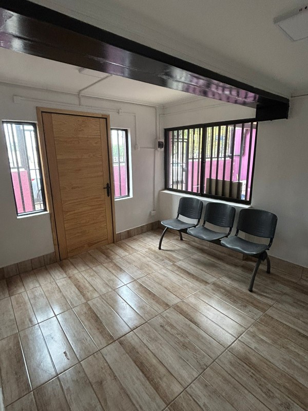 Arrienda Oficina Comercial Calle Bilbao Quintero
