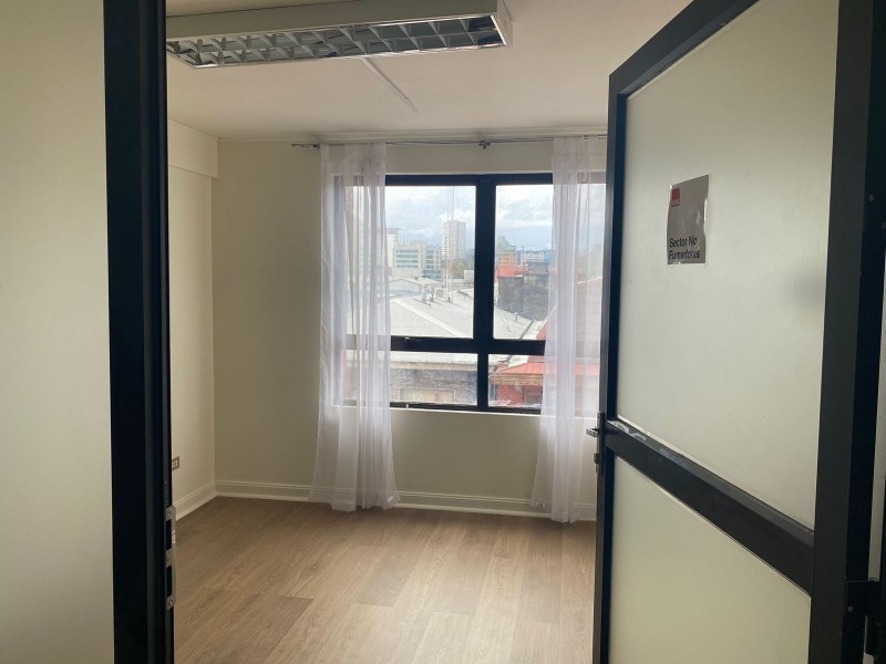 Arriendo Oficina 2 Privados
