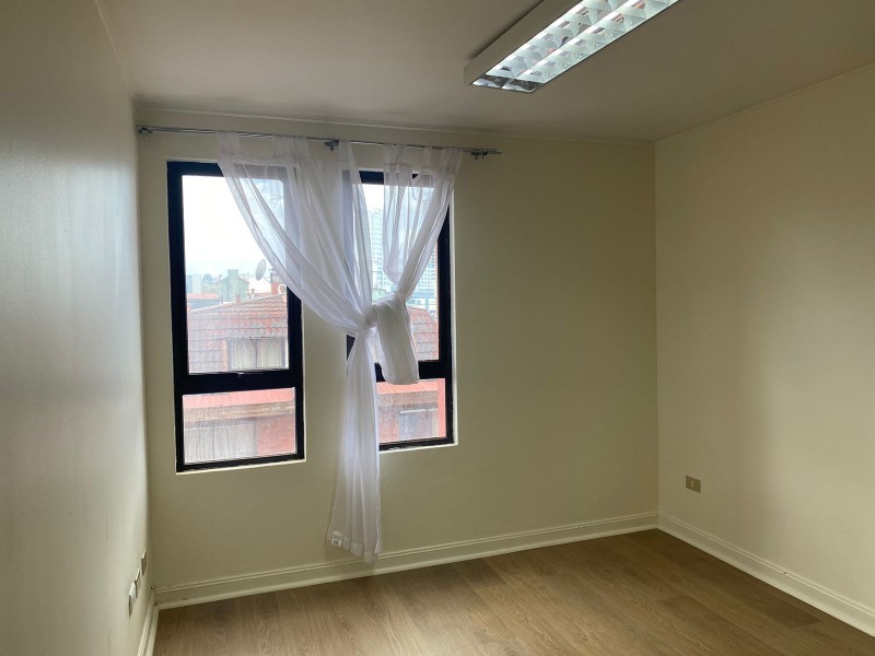Arriendo Oficina 2 Privados