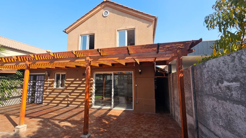 Se Arrienda Hermosa Casa en Chicauma