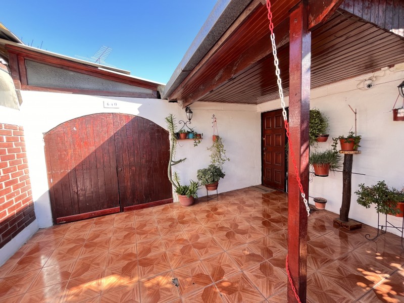 Hermosa Casa 2D 1B, Antejardin y Patio, Quilicura.