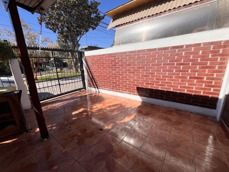 Hermosa Casa 2D 1B, Antejardin y Patio, Quilicura.