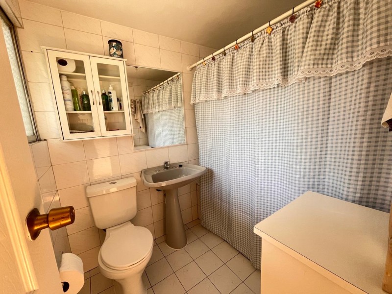 Vendo Casa 2 Pisos 3 Dor. Con Estacionamiento - la Florida