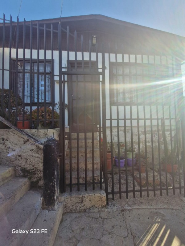 Casa Estilo Cabaña en el Corazón de Cerro Alegre