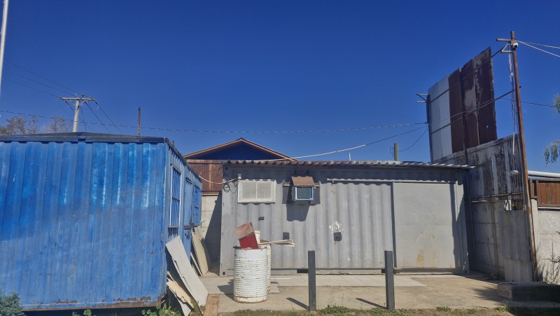 Galpon,bodega,1 Continente y Casa en 2 Piso.