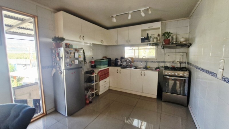 Galpon,bodega,1 Continente y Casa en 2 Piso.