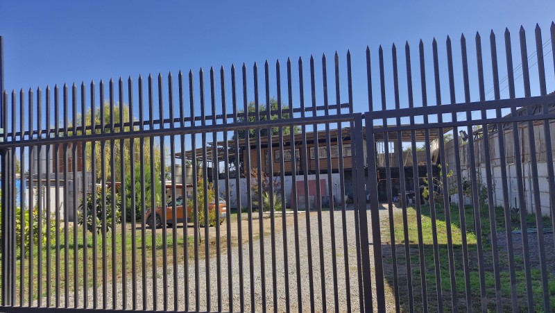 Galpon,bodega,1 Continente y Casa en 2 Piso.