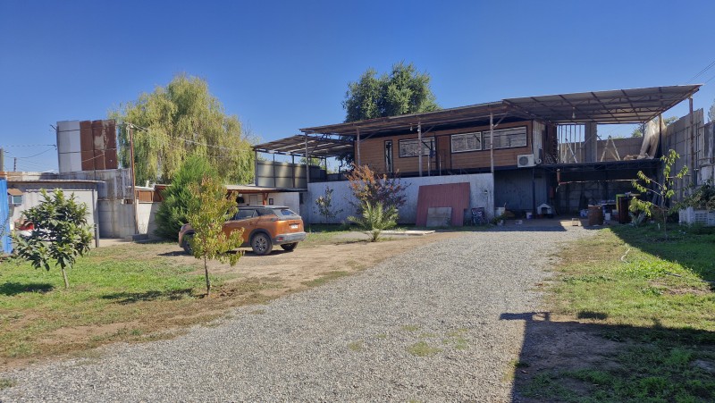 Galpon,bodega,1 Continente y Casa en 2 Piso.