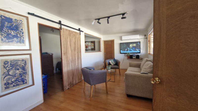 Galpon,bodega,1 Continente y Casa en 2 Piso.