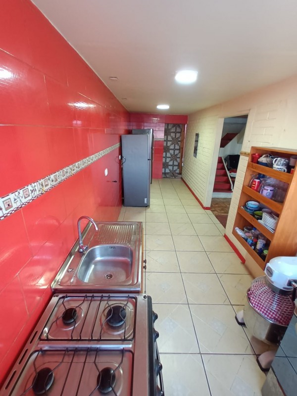 Casa 4D/1B en Dos Pisos Con Estacionamiento - Coquimbo