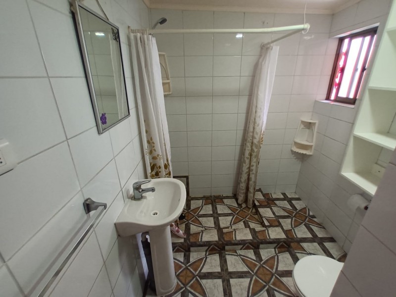 Casa 4D/1B en Dos Pisos Con Estacionamiento - Coquimbo
