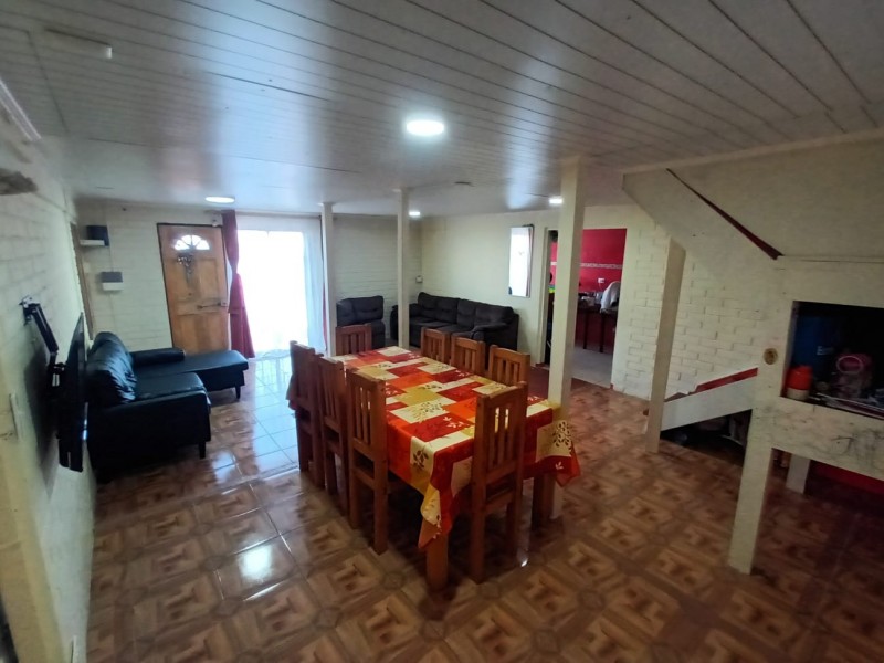 Casa 4D/1B en Dos Pisos Con Estacionamiento - Coquimbo