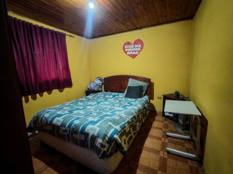 Amplia Casa Con Gran Terreno y Excelente Ubicación