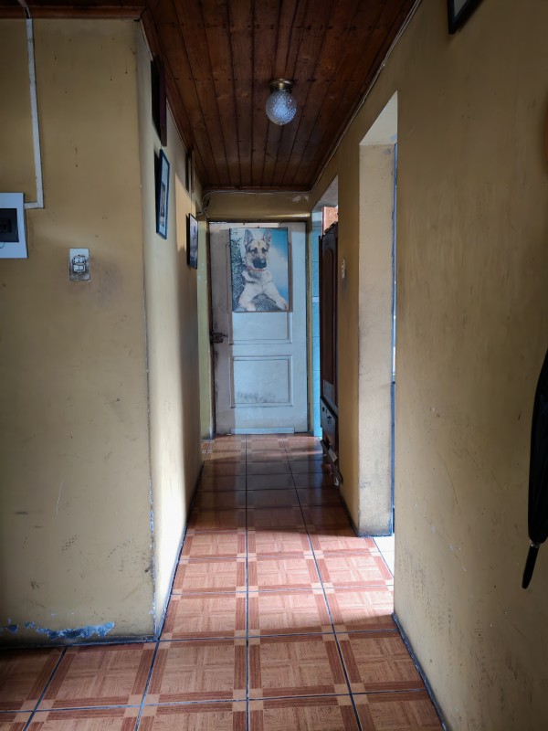 Amplia Casa Con Gran Terreno y Excelente Ubicación